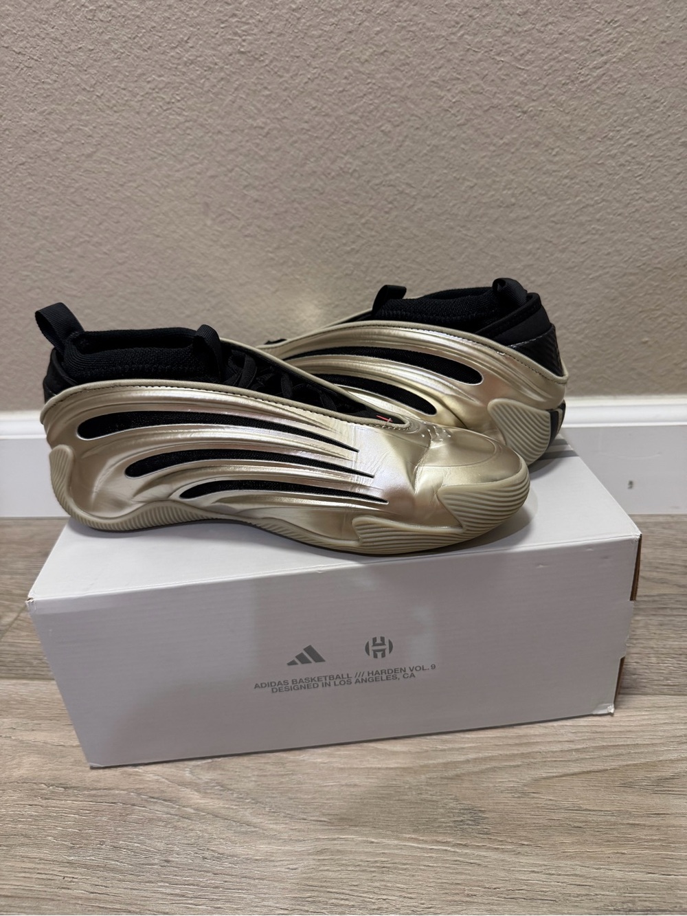 Adidas James Harden Volume 9 “Cyber Metallic” men’s basketball shoes